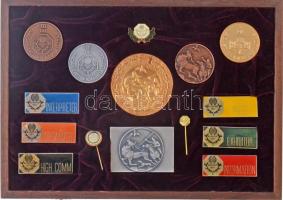 1971. "Vadászati Világkiállítás" 6db díj- és emlékplakett, 9db résztvevői jelvény (közte s...