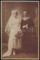 cca 1920 Matróz esküvői fotója, kartonra ragasztott fotó, 20×13 cm