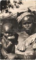 Sénégal, Femme et Enfant Wolofe / nativ woman and child, African folklore, photo (holes)