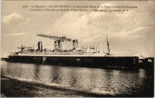 Le Paquebot Ile de France, le plus grand Navire de la Flotte Commerciale Francaise Conxtruit au Chantier de Penhoet, a Saint Nazaire / SS Île de France, French ocean liner