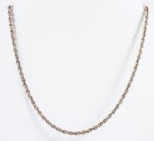 Ezüst(Ag) csavart szemes lánc, jelzett, h: 46 cm, nettó: 6,8 g + fém medál, d: 4 cm