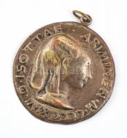 Ezüst(Ag) csavart szemes lánc, jelzett, h: 46 cm, nettó: 6,8 g + fém medál, d: 4 cm