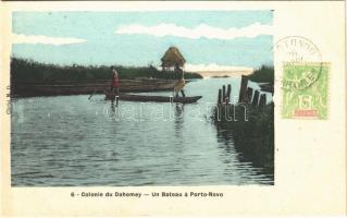 Porto-Novo, Un Bateau / canoe