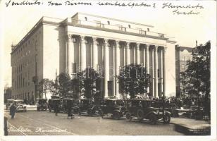 1928 Stockholm, Konserthuset / concert hall, automobiles
