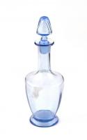 Kis likőrös, kék színű üveg dugóval, apró kopásokkal, kis csorbákkal, m: 23,5 cm