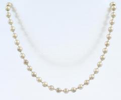 Ezüst(Ag) gyöngyös nyaklánc, jelzett, h: 36 cm, nettó: 20,4 g