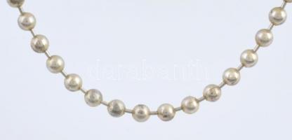 Ezüst(Ag) gyöngyös nyaklánc, jelzett, h: 36 cm, nettó: 20,4 g