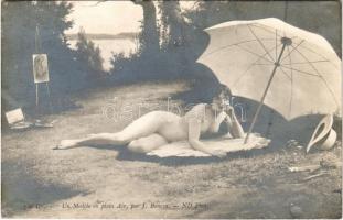 Un Modele en plein Air / Erotic nude art postcard s: J. Boncza