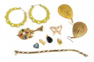 Vegyes bizsu tétel, közte fülbevaló, medál, nyaklánc