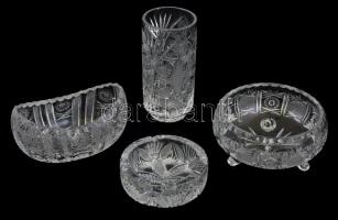 Metszett kristály váza, hamutál, és 2 db kínáló (ovális, háromlábú), apró csorbákkal, kopásokkal, hamutál d: 14 cm m: 5 cm, váza m: 20 cm, ovális kínáló: 11x19x11 cm, háromlábú kínáló: m: 10 cm, d: 17 cm