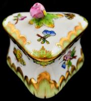 Herendi Viktória mintás porcelán bonbonier, kézzel festett, jelzett, apró kopásokkal, 8x8 cm