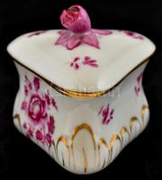 Herendi viárg mintás ékszertartó dobozka. Kézzel festett, jelzett, hibátlan. m: 7 cm