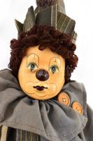 cca 1940-1950 Régi bohóc figura, porcelán fejjel, a ruhán szakadással, teljes: m: 86 cm, csak a figu...