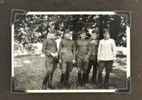 cca 1930-1940 Fotóalbum főként katonai témájú fotókkal, mellette lovas sporttal és vadászattal kapcs...