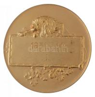 1931. Céllövő aranyozott fém díjérem, "Huguenin" gyártói jelzéssel, hátoldalán gravírozva,...