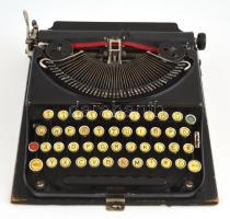 Remington írógép, hordozható, magyar nyelvű billentyűzettel, nem kipróbált, tokban, 29x28 cm