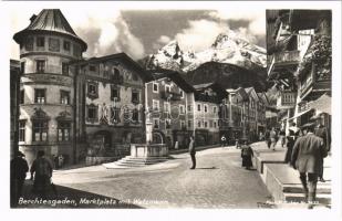 Berchtesgaden, Marktplatz mit Watzmann / street view, square, fountain, mountain, photo