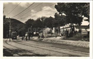 Budapest XII. Zugliget, Szarvas részlet, Szép Ilona Gyógyszertár, Klóze Róbert üzlete, tejivó, telefon, 81-es villamos (EK)
