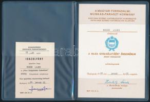 1989 Haza szolgálatáért érdemérem adományozó okirata és igazolványa, tokkal