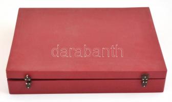 23 darabos evőeszköz készlet dobozában (rossz zárral)