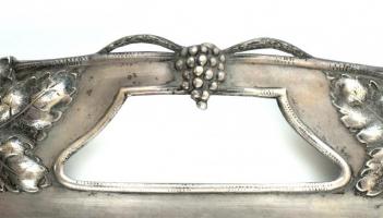 Szecessziós ezüst (Ag) tálca gazdag szőlőt és leveleket formázó díszítésekkel. Jelzett. 1312 g. 52x3...