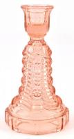 Dekoratív rózsaszín üveg gyertyatartó. Megfordítva vázaként is használható. Jelzés nélkül, paró kopásnyomokkal, m: 16 cm