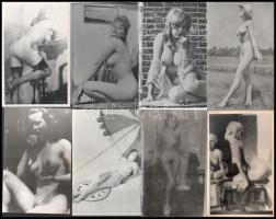 cca 1950-1970 20 db erotikus fotó, 9,5x6 cm és 14x9 cm közötti méretekben