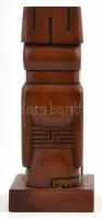Azték stílusú fa szobor, kis kopásnyomokkal, m: 24 cm