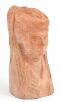 id. Szabó István (1903-1992): Női arc, terrakotta szobor, jelzett, m: 26 cm
