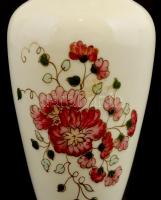 Zsolnay virágmintás porcelán váza, kézzel festett, jelzett, hibátlan, m: 16 cm