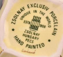 Zsolnay virágmintás porcelán bonbonier, kézzel festett, jelzett, máz alatti hajszálrepedésekkel, 7,5...