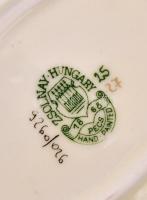 Zsolnay pillangómintás porcelán kistálka, kézzel festett, jelzett, apró kopásokkal, 11,5×7 cm
