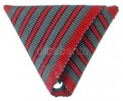 1918. "Sebesültek Érme" eredeti mellszalagja (öt vörös sávval) jó állapotban Hungary 1918. "Medal for Soldiers Wounded" original ribbon (with five red lanes) in good condition NMK 328/e.