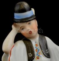 Herendi táncoló matyó legény porcelán figura, népies motívumokkal, kézzel festett, jelzett, kopásnyo...