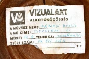 Fábián Rózsa (1929- ): Szerelem, porcelán kép bőr foglalatban, jelzett, a hátoldalán Vizualart címké...