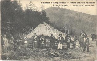 1916 Kárpátok. Ruszin (rutén) népviselet / Karpaten. Ruthenische Volkstracht / Zakarpattia Oblast. Rusyn (Ruthenian) folklore (fa)