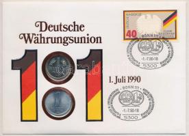 NSZK 1989J 1M + NDK 1982. 1M érmés borítékon alkalmi bélyegzős NSZK bélyeggel, német nyelvű leírássalT:1 GFR 1989J. 1 Mark + GDR 1982. 1 Mark in coin letter with GFR stamp with description in German C:UNC