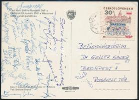 1977 Az Ujpesi Dózsa labdarúgói által aláírt és hazaküldött képeslap Csehszlovákiából Handel, Illés, Herédi, Barna, Pesti és mások    / Hungarian football team autograph signed postcard