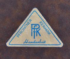 Mázas kerámia gyertyatartó és hamutál, matricával, jelzett, kis kopásnyomokkal, d: 14-15 cm