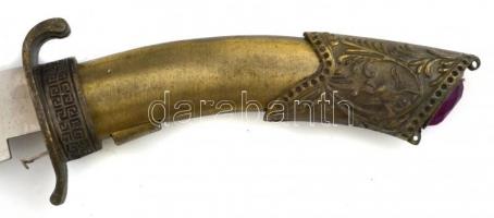 Réz markolatú tőr, ívelt, gravírozott pengével, tokban, h: 28,5 cm