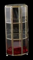 Emeletes üveg vitrin, egyik lába hiányzik, ajtaja szétesik, m: 21 cm