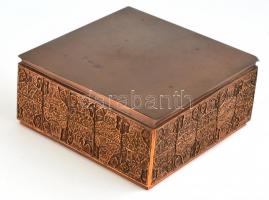 Iparművész vörösréz doboz, fa betéttel, kis hibákkal, 15×15×7 cm