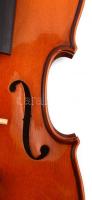 Menzel kézzel készített 4/4-es hegedű, szép állapotban, hozzá való jó állapotú tokkal, vonóval, leír...
