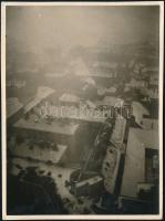1931 Kinszki Imre (1901-1945) budapesti fotóművész hagyatékából, a szerző által datált vintage fotó (ez a szerző 831. sz. felvétele), 8,4x6,3 cm