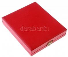 Várnagy Ildikó (1944-) ~1980. "A Paksi Atomerőmű építéséért" öntött Br plakett (69x100mm) ...