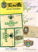 227 db különböző boroscímke