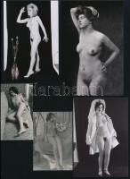 Szolidan erotikus fényképek vegyes tétele, különböző időpontokban, eltérő helyszíneken és több fotóm...