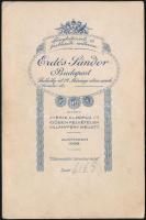 cca 1904 Erdős Sándor (1868-?) budapesti fényképész (1899-ben alapított) műtermében készült, keményh...