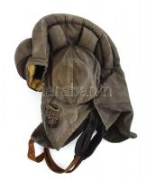 Harckocsis sisak, kis hibával