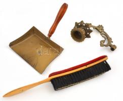 Morzsalapát és seprű, h: 16 és 25 cm + réz gyertyatartó falikar, h: 11,5 cm